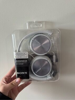 Sony White and Silver On-Ear Headphones MDR-ZX310AP